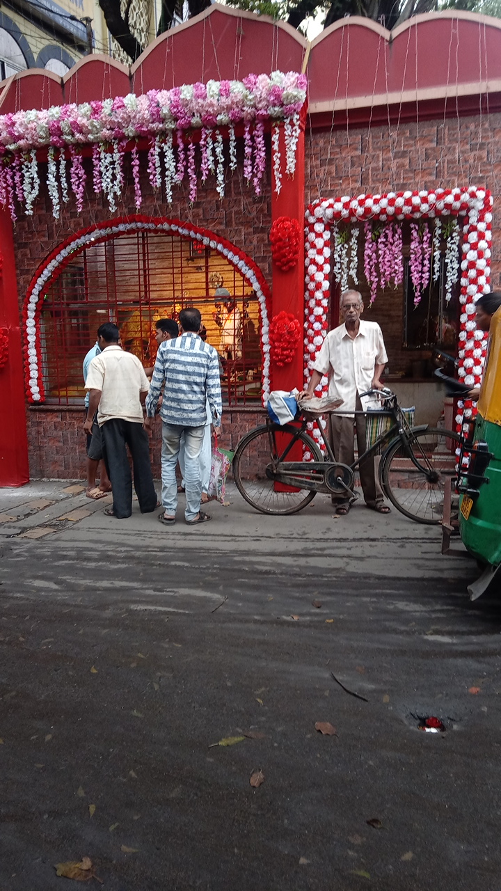 Uttarpara Station Side Small Shiv Mandir